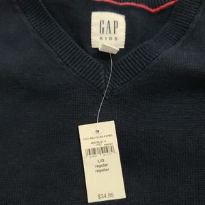 Gap sweater
